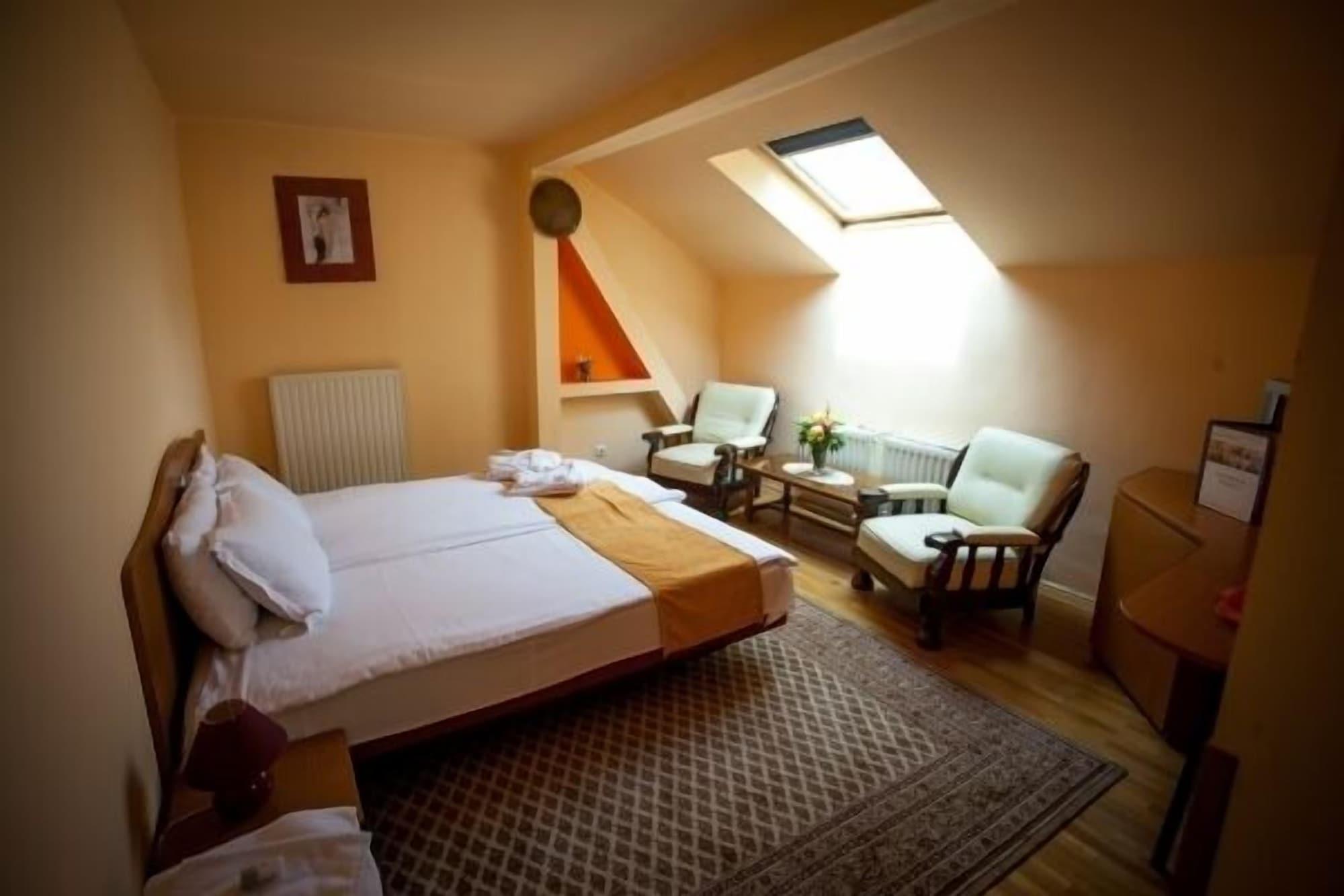 Deja Vu Guesthouse クルージュ＝ナポカ エクステリア 写真