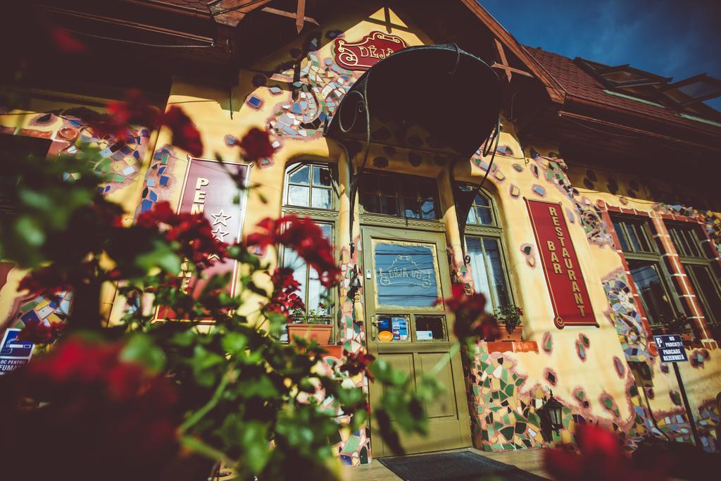 Deja Vu Guesthouse クルージュ＝ナポカ エクステリア 写真