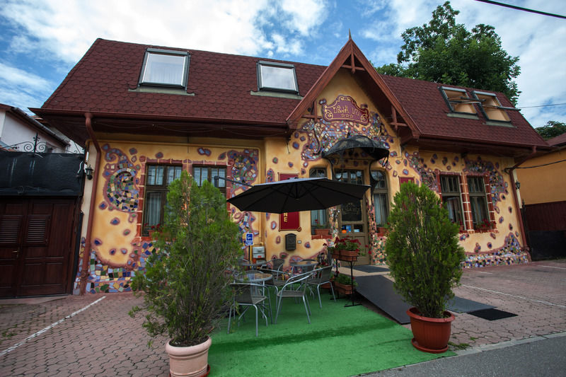 Deja Vu Guesthouse クルージュ＝ナポカ エクステリア 写真